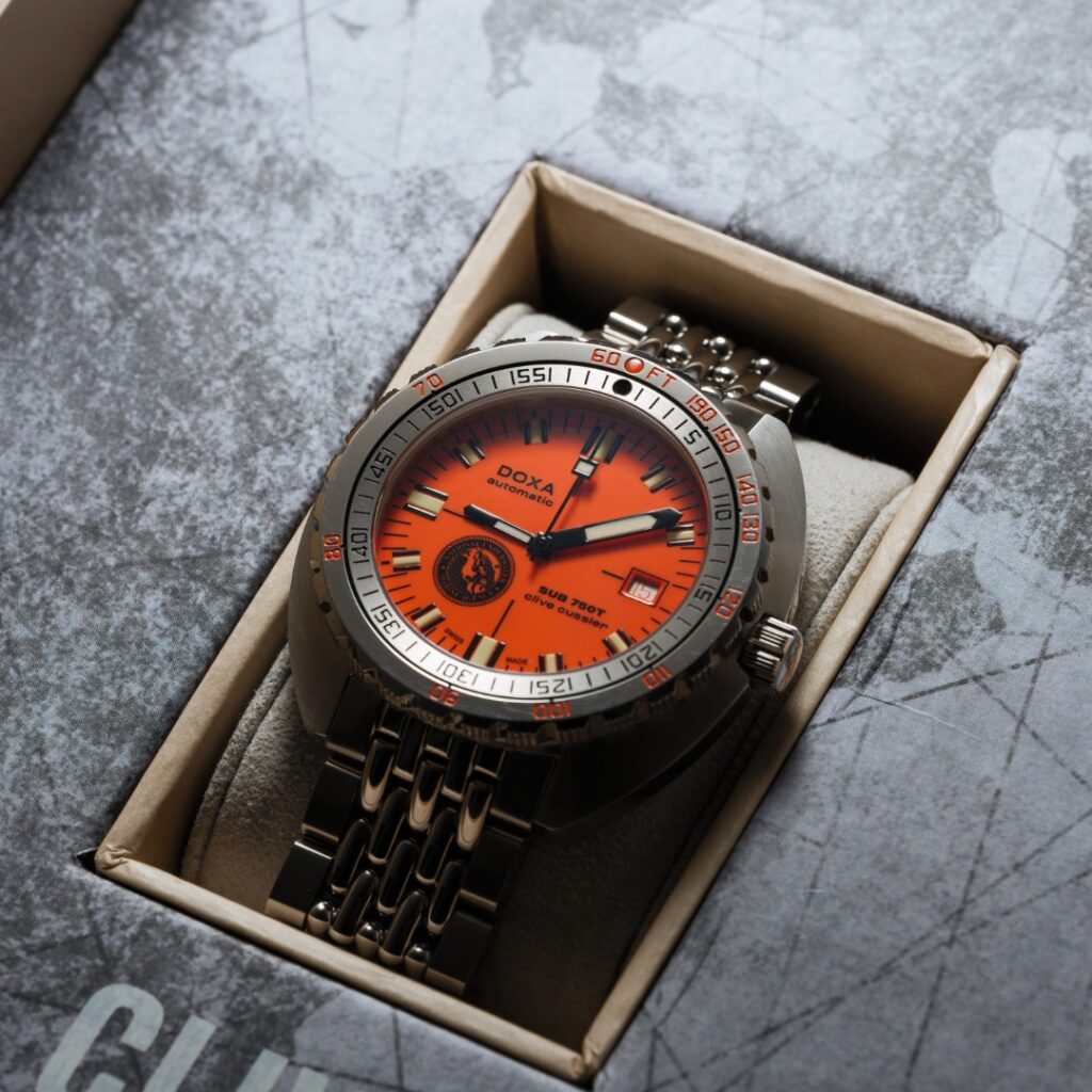 علبة تُجسّد المغامرة: إصدار DOXA الجديد يُحاكي روح كسلر بين الراحة والرمزية - مصدر الصورة: حساب DOXA على إنستغرام