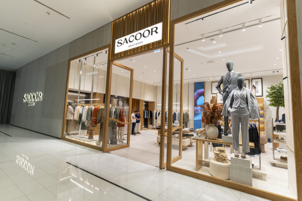 متجر ساكور براذرز الجديد في دبي مول بتصميم يجمع الفخامة والابتكار
