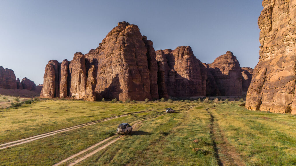 سفاري بلاتينيوم هيريتيج يقدم مغامرة فاخرة وسط طبيعة محمية شرعان الساحرة